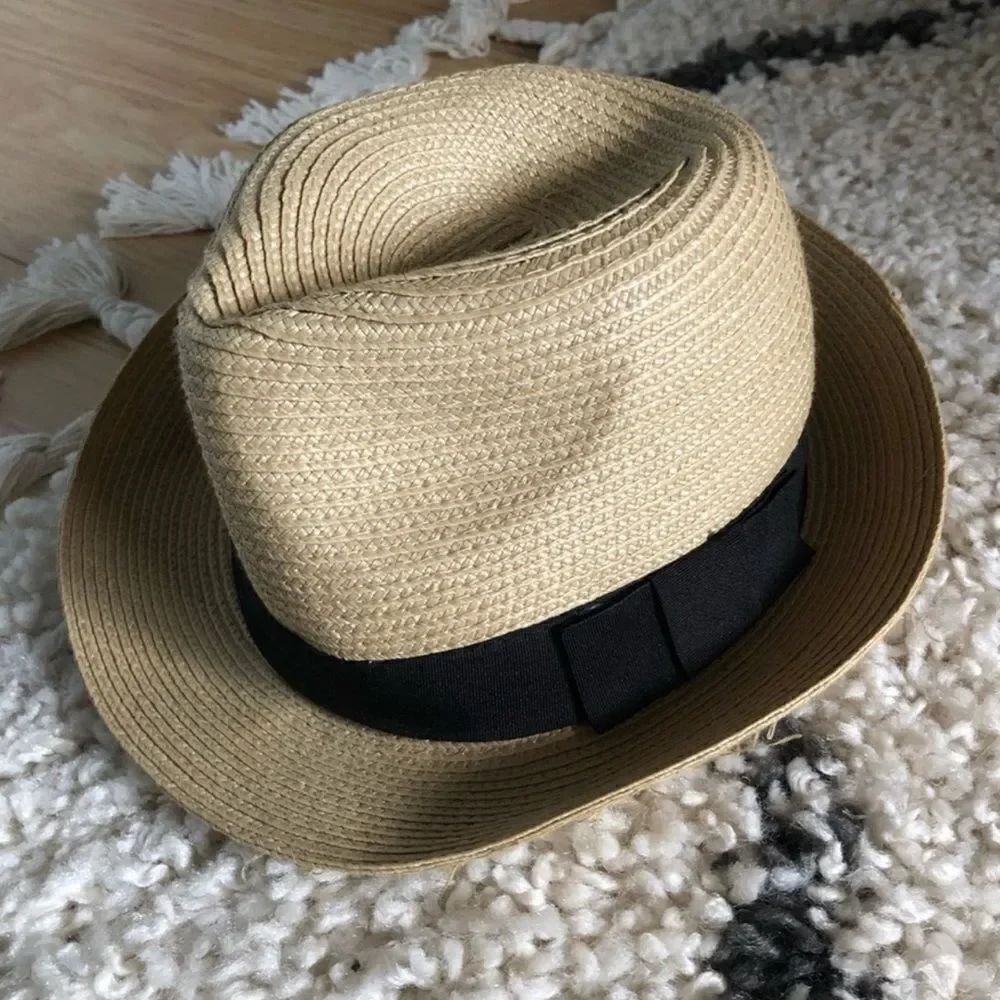 Forever 21 Natural Woven Straw Fedora Summer Hat Black Grosgrain Ribbon EPC